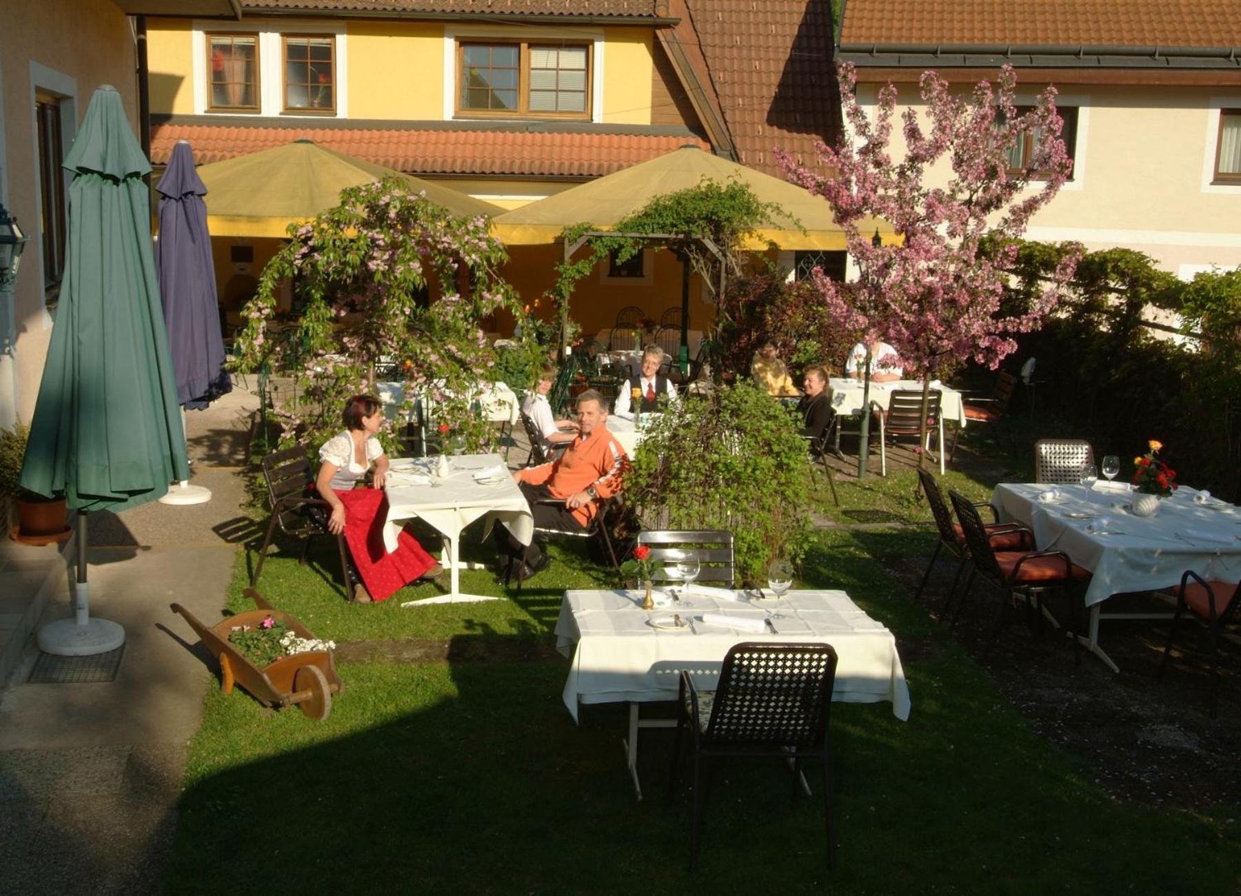 Landgasthof Zur Linde Laaben Buitenkant foto